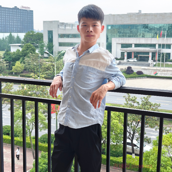 湖南28岁单身帅哥真诚找对象-丹东征婚相亲网